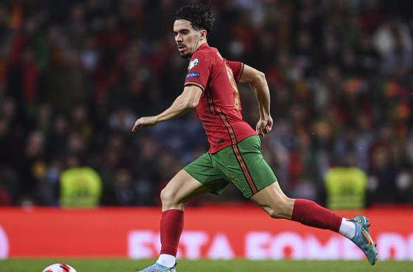 斯科尔斯论中场：维蒂尼亚受赞，英格兰队中场之思