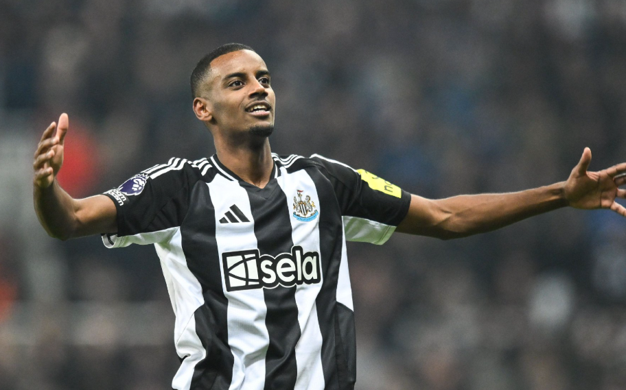 罗马诺解析利物浦冬窗转会动向：伤病影响决策，潜在引援受关注