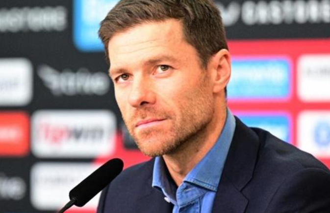 皇马换帅风波起,阿隆索下课阿韦洛亚上任,<a href='/news/tag/268.html' style='color: blue;'>曼城</a>抛出橄榄枝